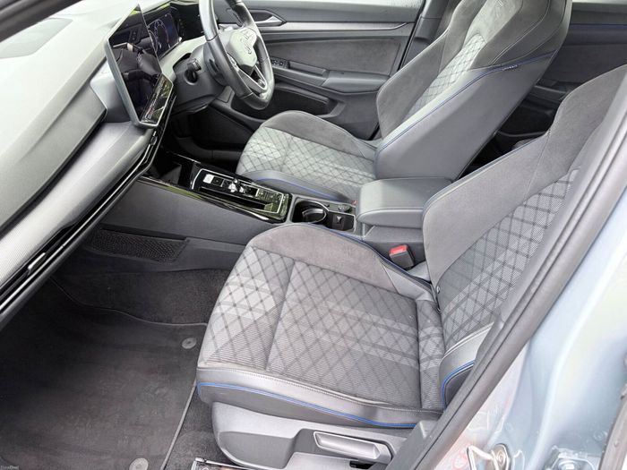 Volkswagen Golf 2025