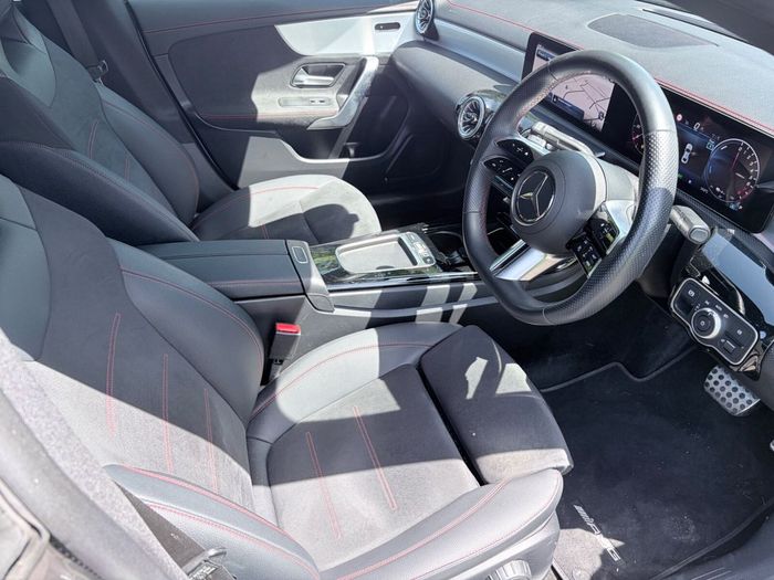 Mercedes-Benz CLA 2025