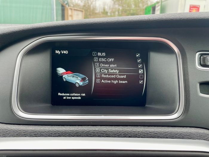 Volvo V40 2017
