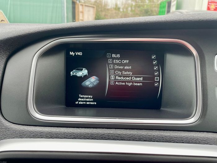 Volvo V40 2017