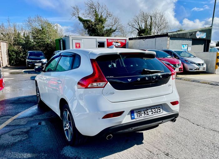 Volvo V40 2019