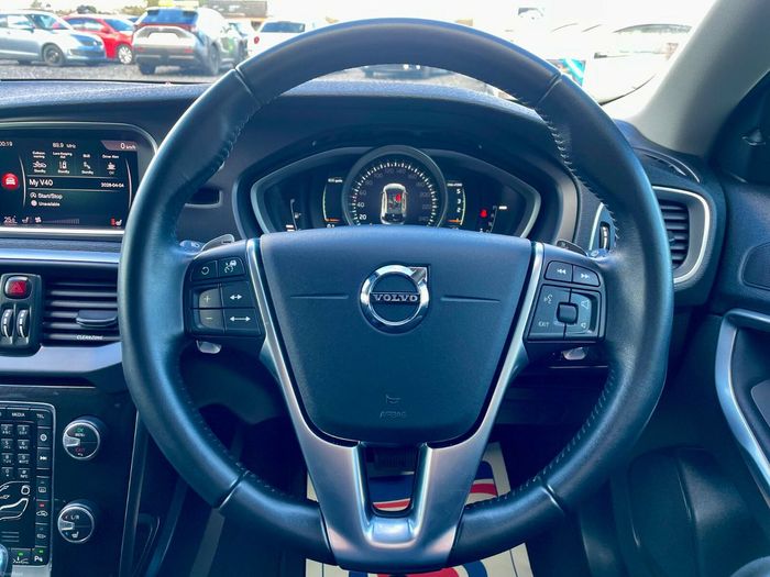 Volvo V40 2019