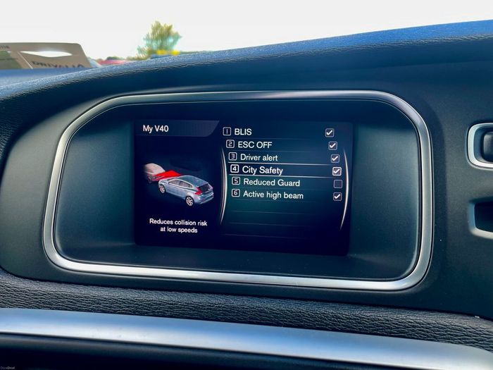 Volvo V40 2019