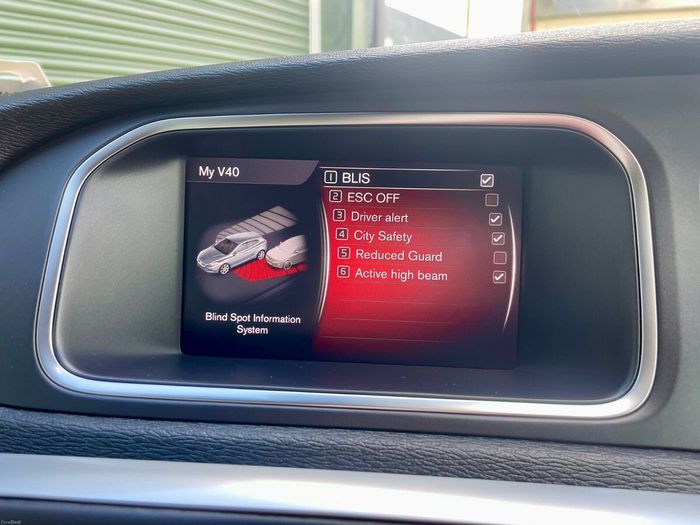 Volvo V40 2018