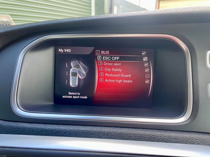 Volvo V40 2018