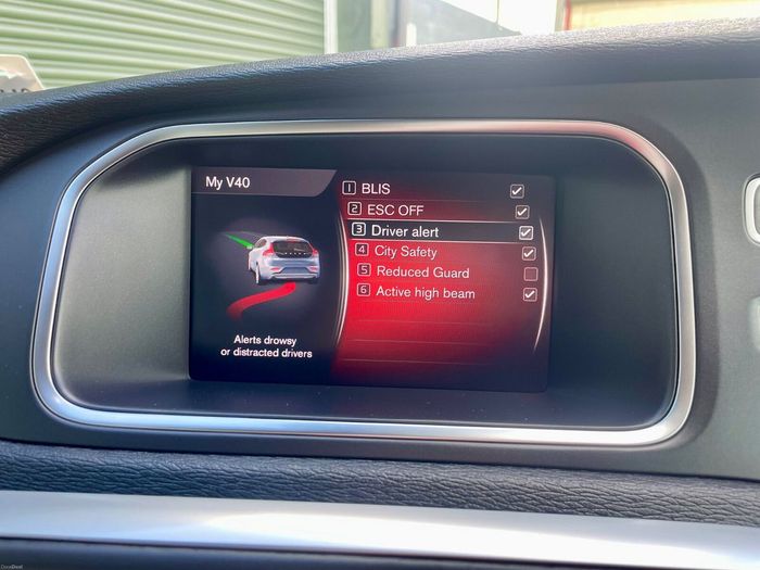 Volvo V40 2018