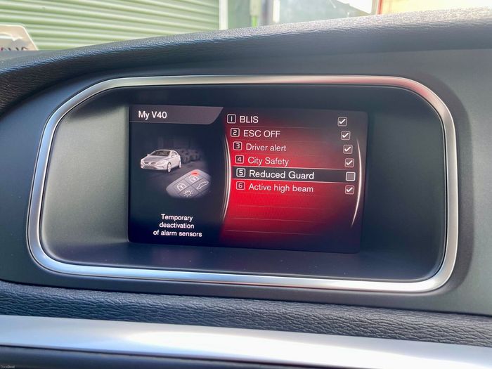 Volvo V40 2018