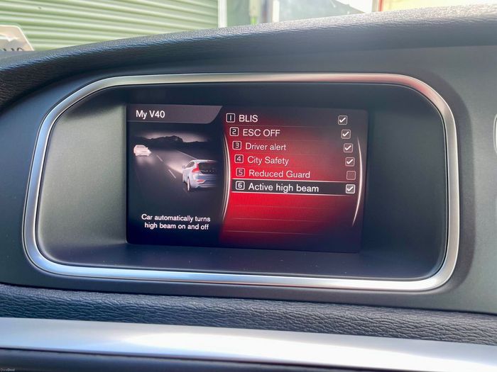Volvo V40 2018