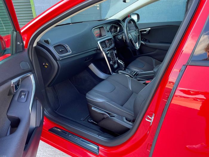 Volvo V40 2018