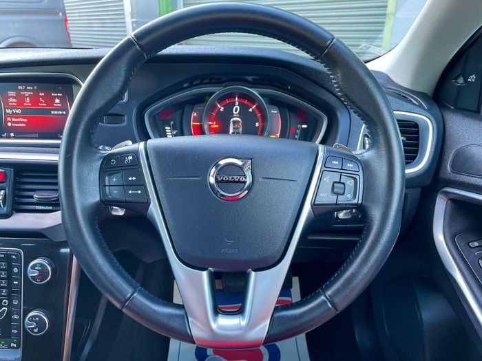 Volvo V40 2018