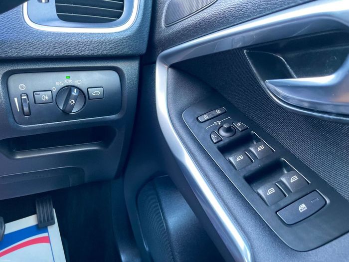Volvo V40 2018
