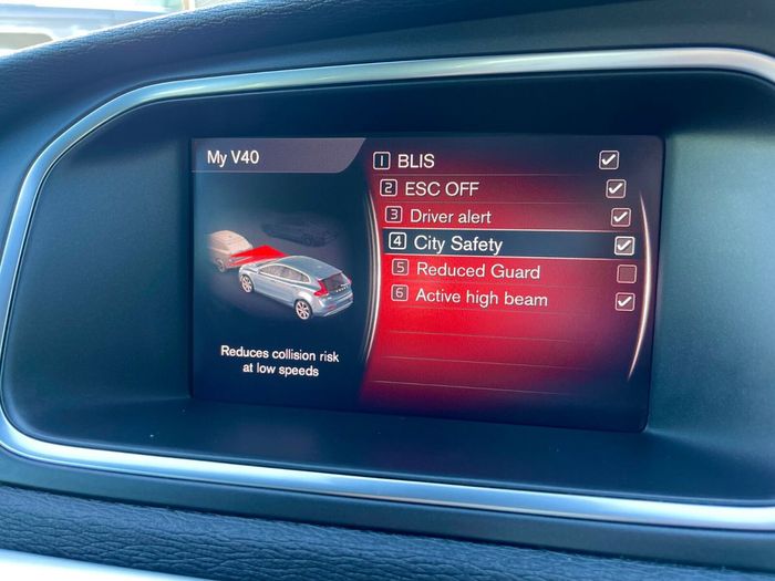 Volvo V40 2018