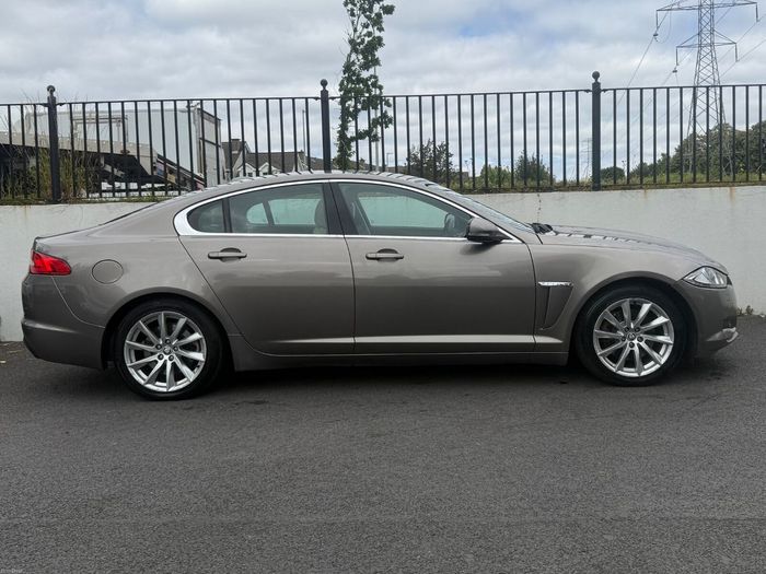 Jaguar XF 2012