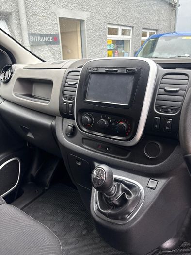 Nissan NV300 2019
