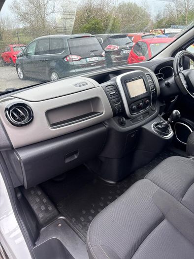 Nissan NV300 2019