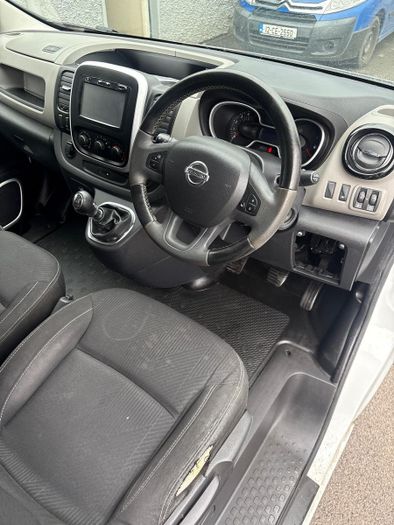 Nissan NV300 2019