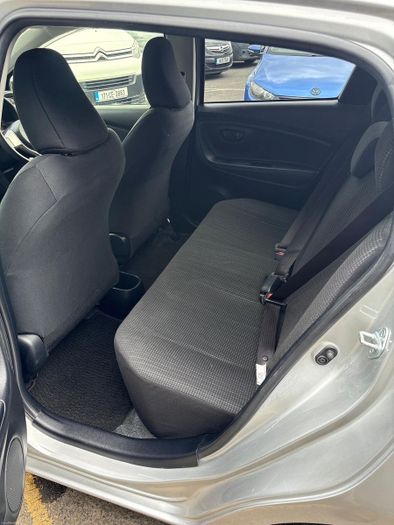 Toyota Vitz 2016