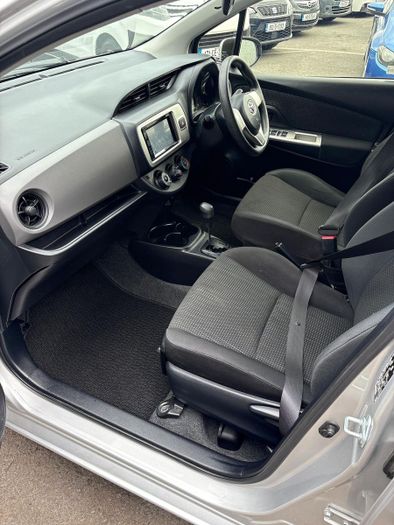 Toyota Vitz 2016