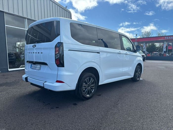 Ford Tourneo Custom 2026