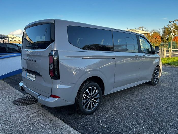 Ford Tourneo Custom 2027