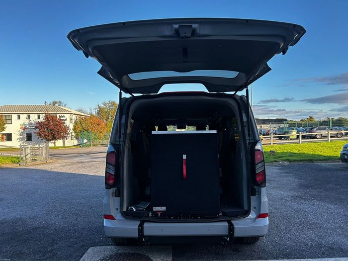 Ford Tourneo Custom 2027