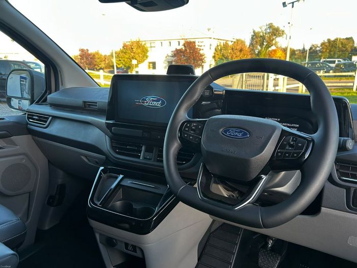 Ford Tourneo Custom 2027
