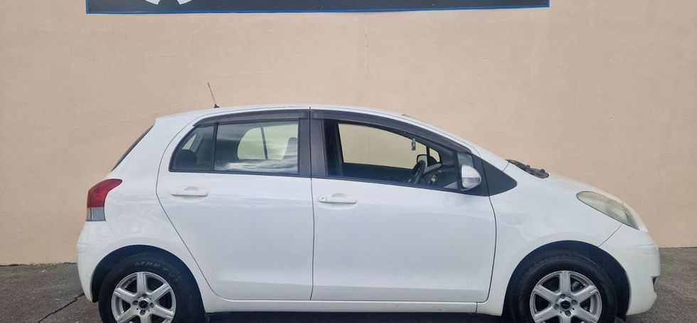 Toyota Vitz 2010