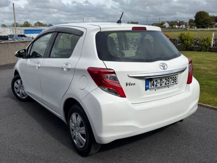 Toyota Vitz 2014