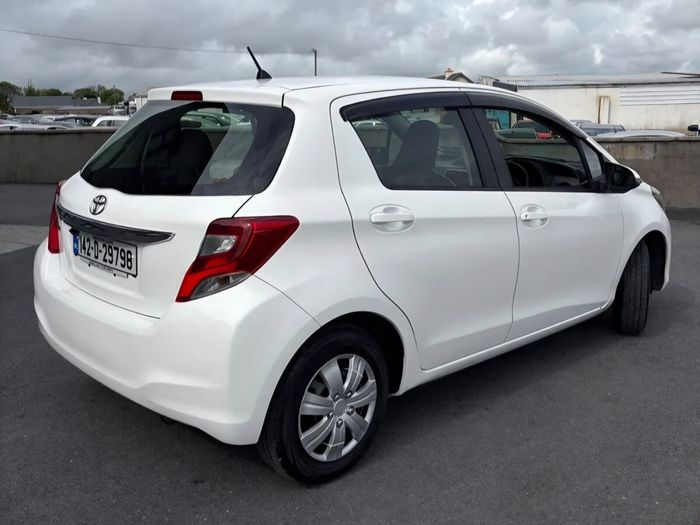 Toyota Vitz 2014