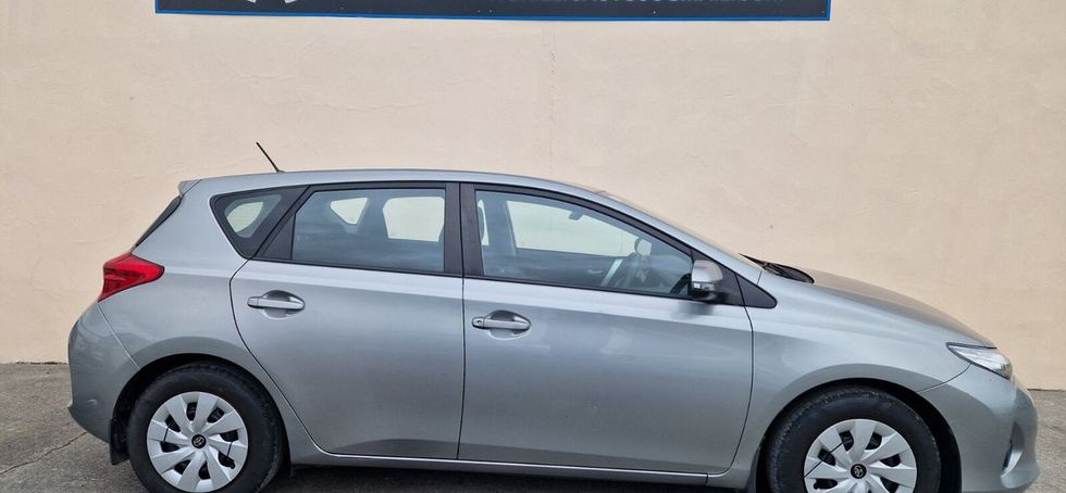 Toyota Auris 2015