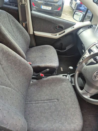 Toyota Vitz 2011