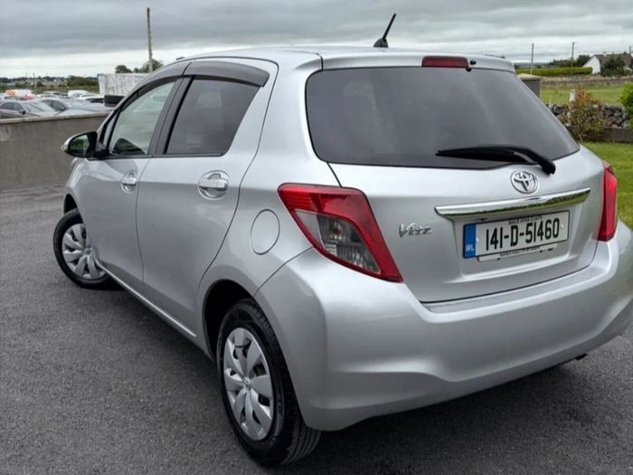 Toyota Vitz 2014