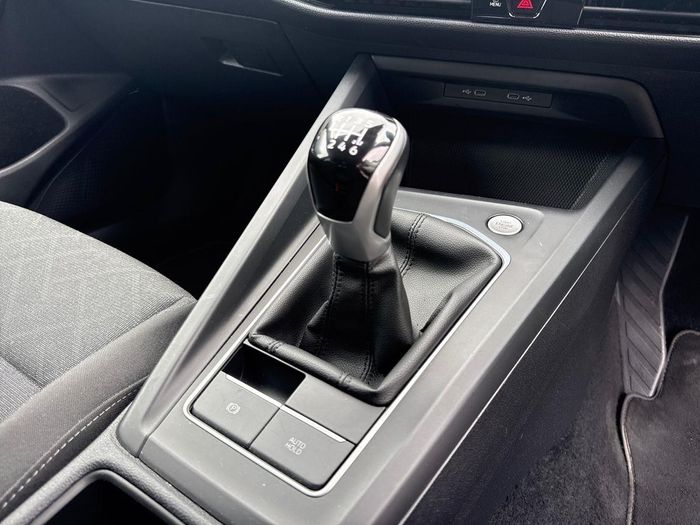 Volkswagen Golf 2024