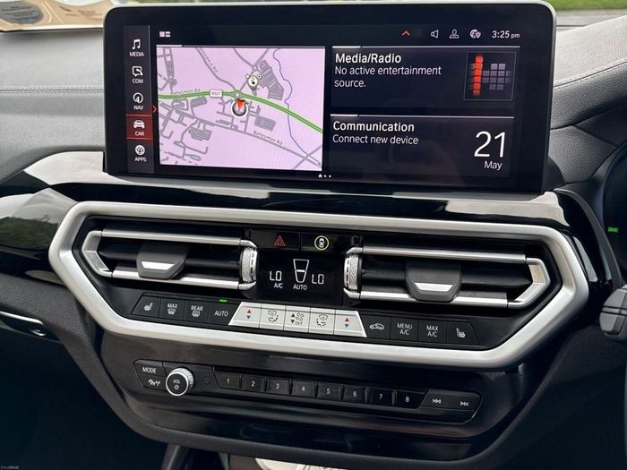 BMW iX3 2025