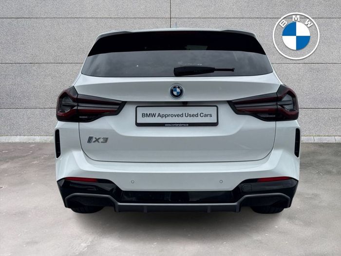 BMW iX3 2025