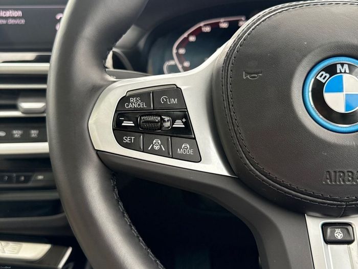 BMW iX3 2025