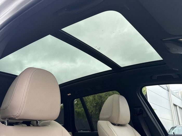 BMW iX3 2025