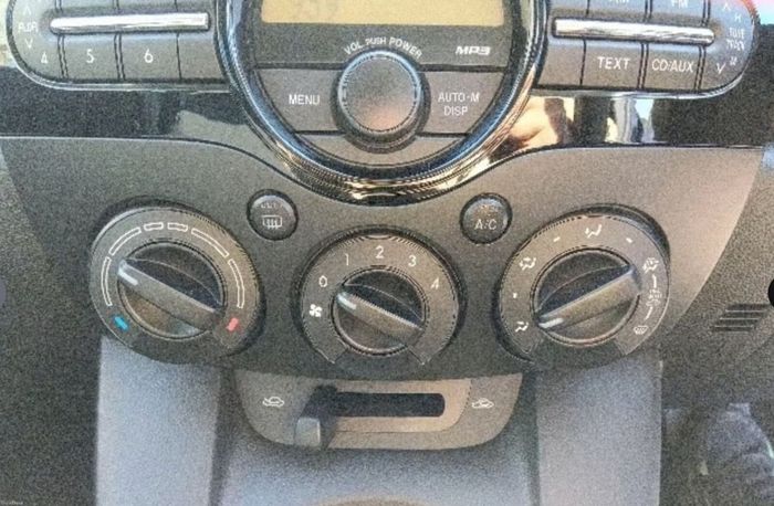 Mazda Demio 2013