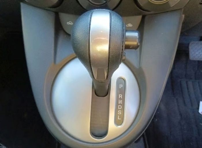 Mazda Demio 2013