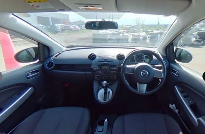 Mazda Demio 2013