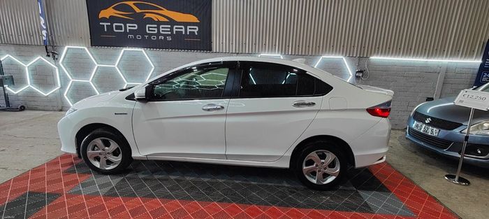 Honda Grace 2015