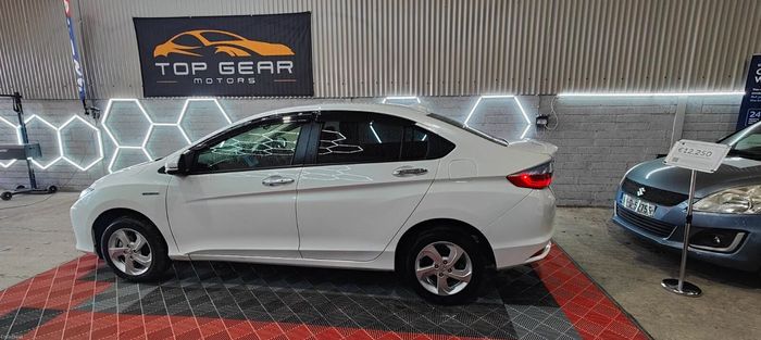 Honda Grace 2015