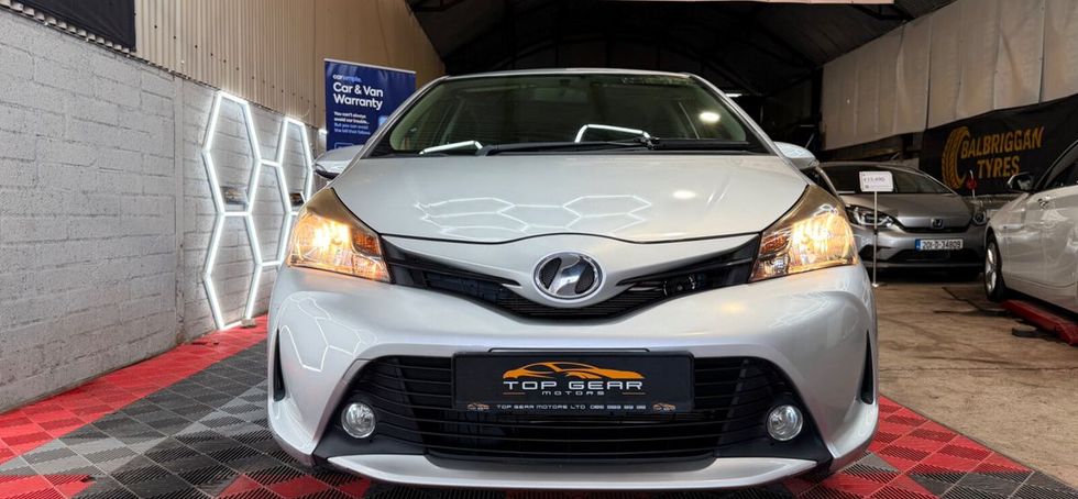 Toyota Vitz 2015