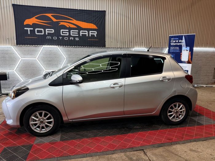 Toyota Vitz 2015