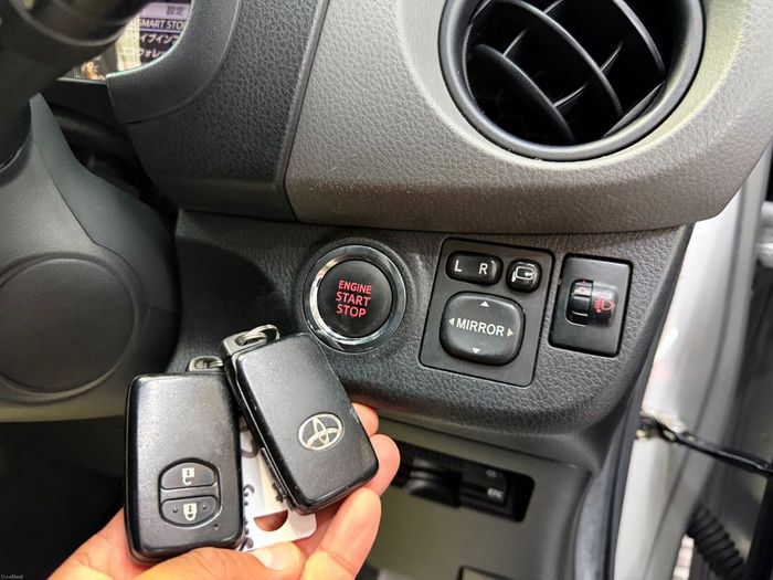 Toyota Vitz 2015
