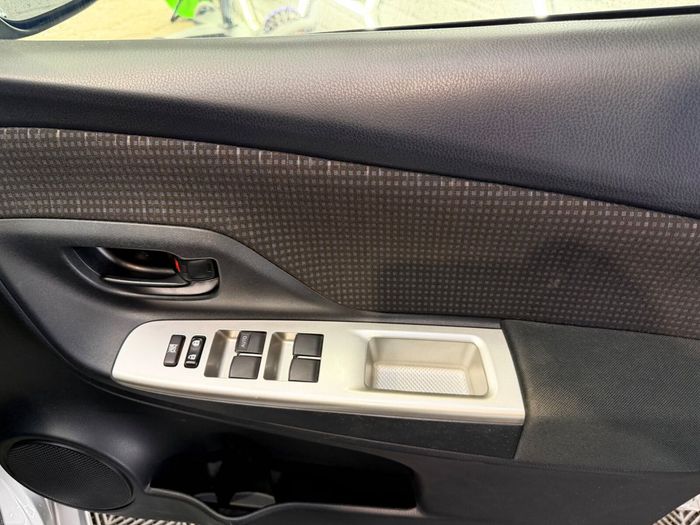 Toyota Vitz 2015