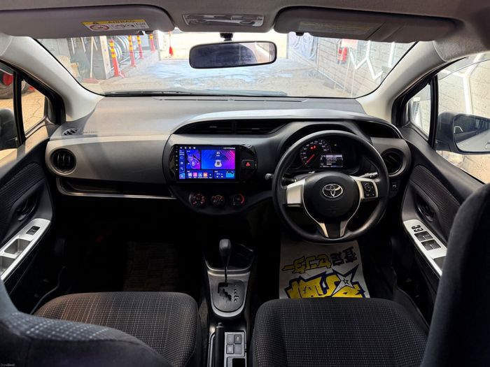 Toyota Vitz 2015