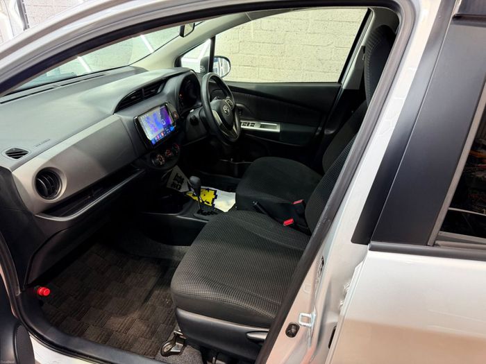 Toyota Vitz 2015