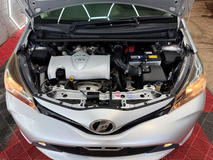 Toyota Vitz 2015