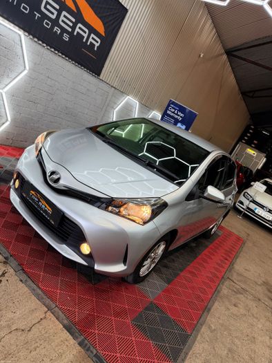Toyota Vitz 2015
